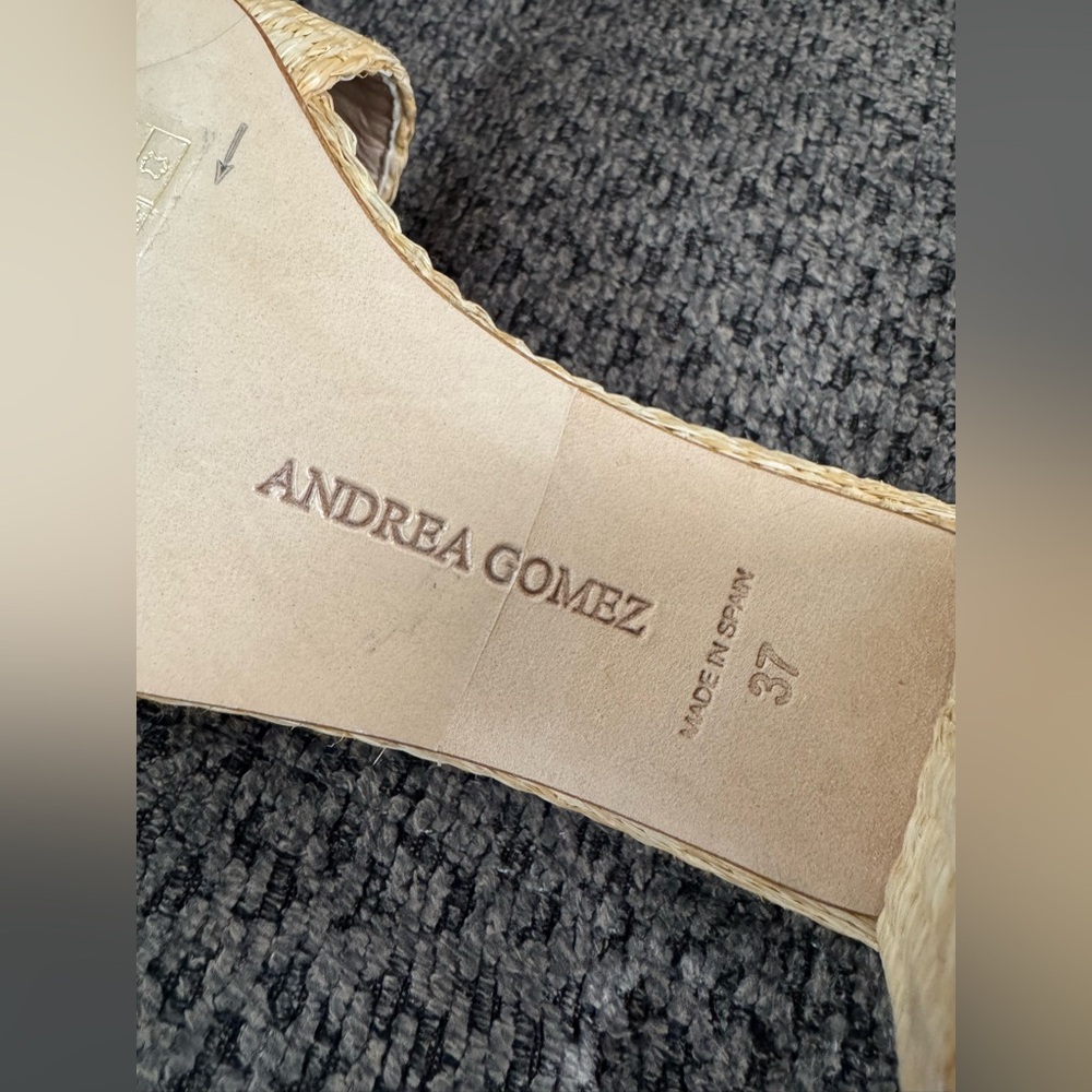 π Andrea Gomez Claudia Natural Raffia Mule Size 37 US 7 Retail $300 *CURRENT* - Picture 13 of 13